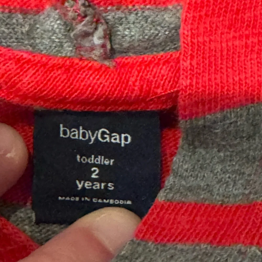 5 for $25 SALE 🎉  GAP Kids Striped Hoodie • Toddler 2 • Red & Gray